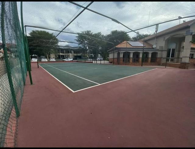 5 BEDROOM HOUSE FOR SALE IN VALLEY VIEW ESTATE